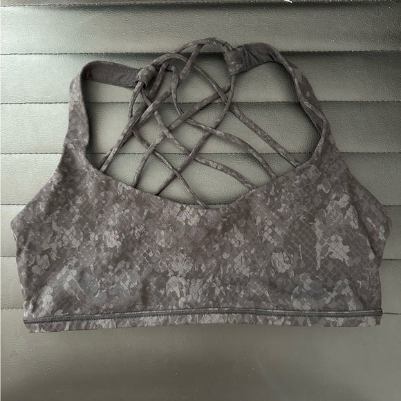 Free to be wild size 8 lululemon bra - Picture 1 of 3